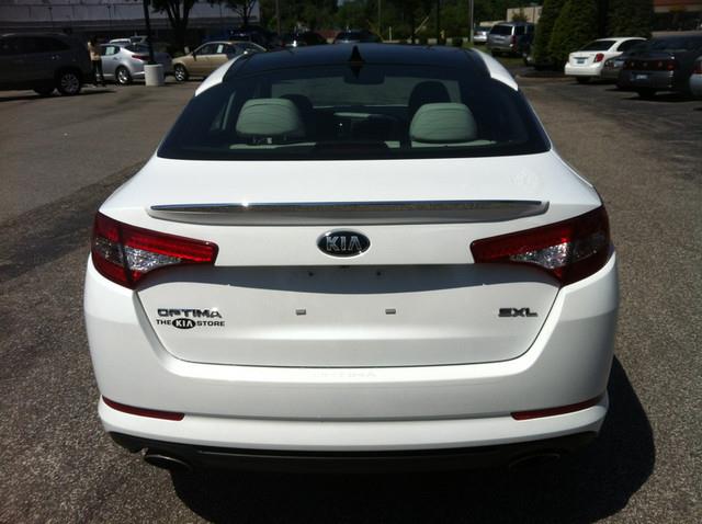 2013 Kia Optima AWD, REAR DVD, Navigation, 3RD ROW, Mem/heat Seats