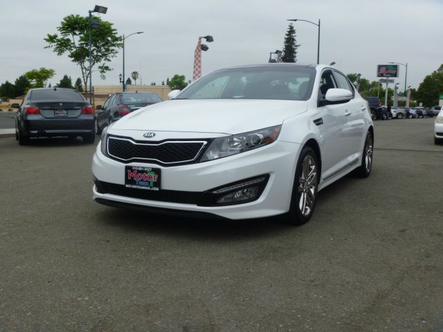 2013 Kia Optima AWD, REAR DVD, Navigation, 3RD ROW, Mem/heat Seats