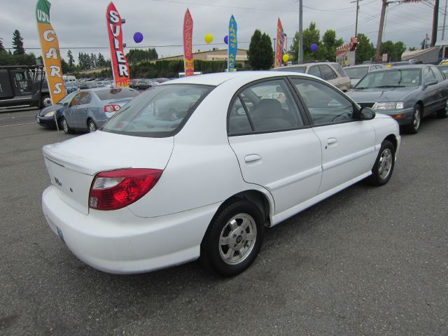 2001 Kia Rio Base