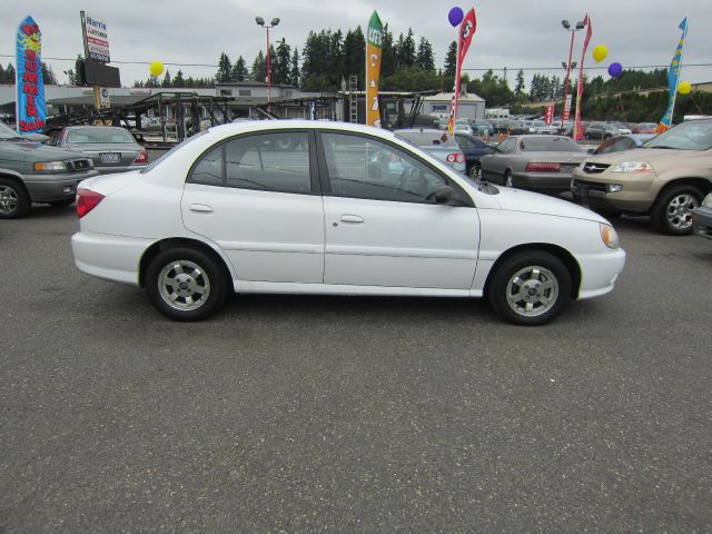 2001 Kia Rio Base