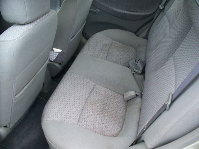 2001 Kia Rio Base