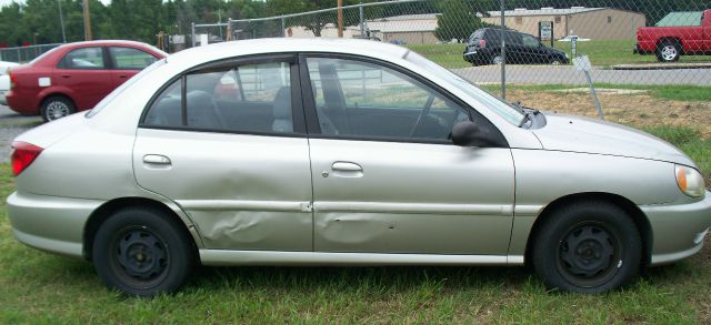 2001 Kia Rio Base