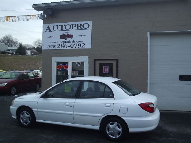 2001 Kia Rio Base