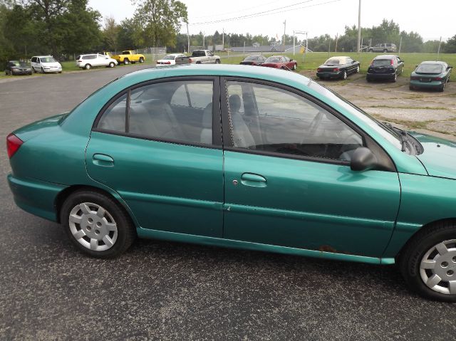 2002 Kia Rio FWD CXS