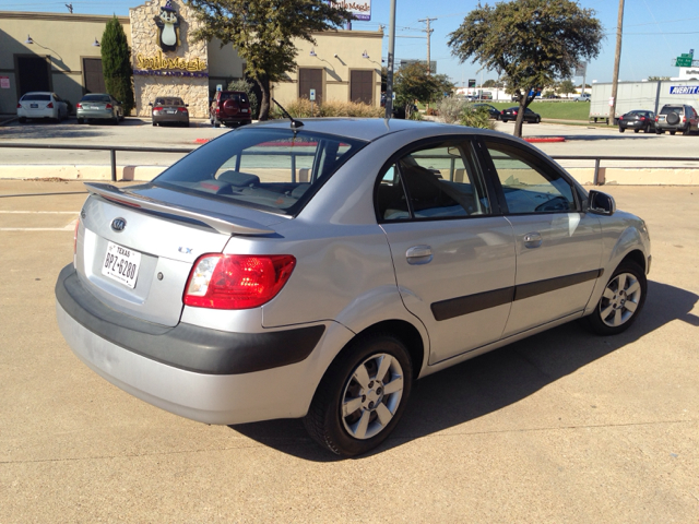 2007 Kia Rio AWD, REAR DVD, Navigation, 3RD ROW, Mem/heat Seats