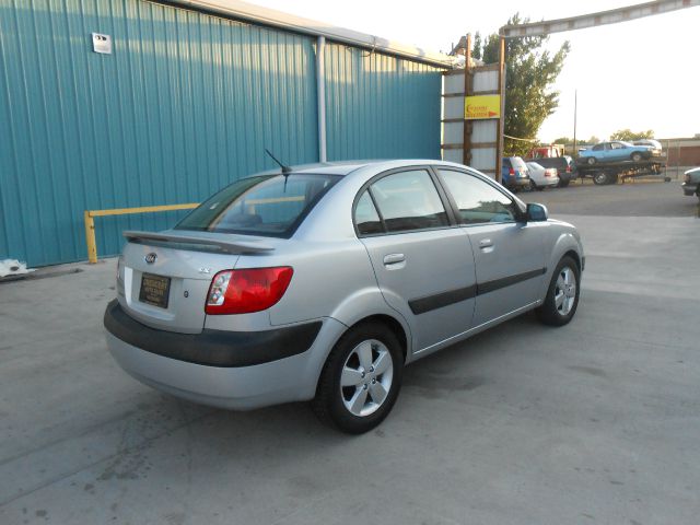 2008 Kia Rio AWD, REAR DVD, Navigation, 3RD ROW, Mem/heat Seats