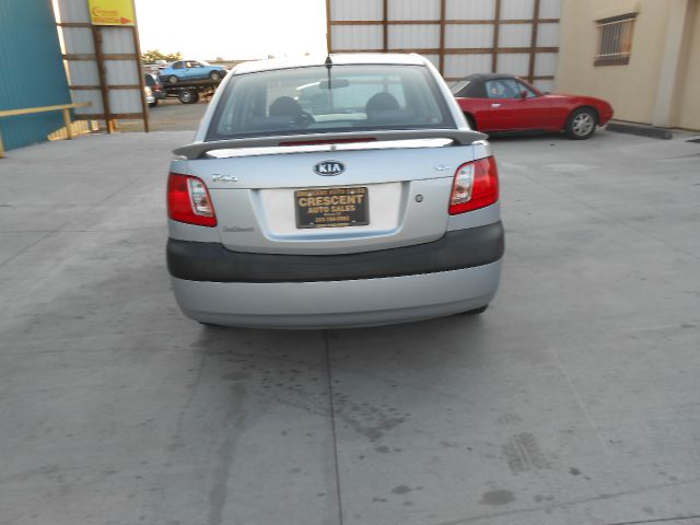 2008 Kia Rio AWD, REAR DVD, Navigation, 3RD ROW, Mem/heat Seats