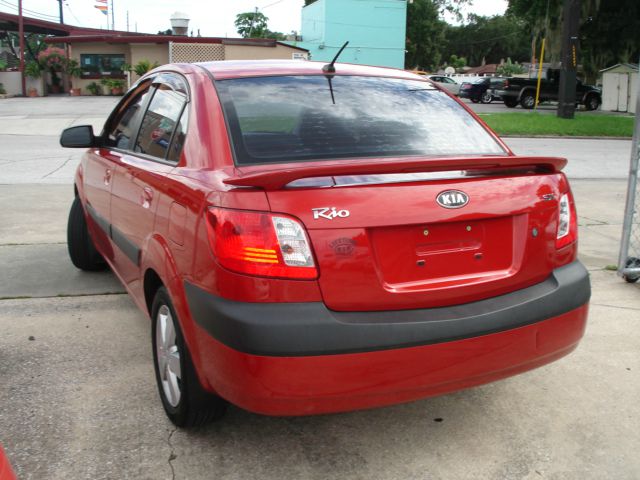 2008 Kia Rio AWD, REAR DVD, Navigation, 3RD ROW, Mem/heat Seats