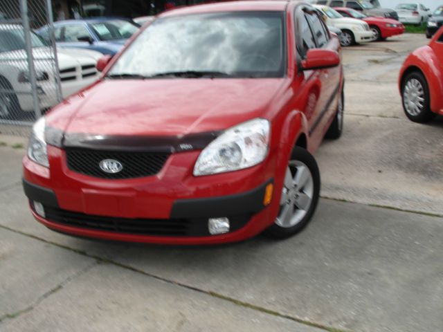 2008 Kia Rio AWD, REAR DVD, Navigation, 3RD ROW, Mem/heat Seats