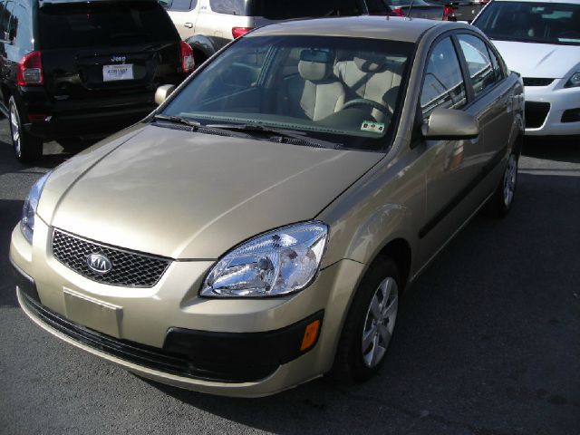 2009 Kia Rio AWD, REAR DVD, Navigation, 3RD ROW, Mem/heat Seats