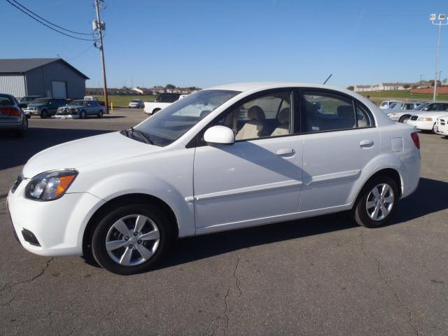 2010 Kia Rio Elk Conversion Van