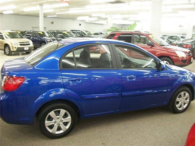 2010 Kia Rio Elk Conversion Van