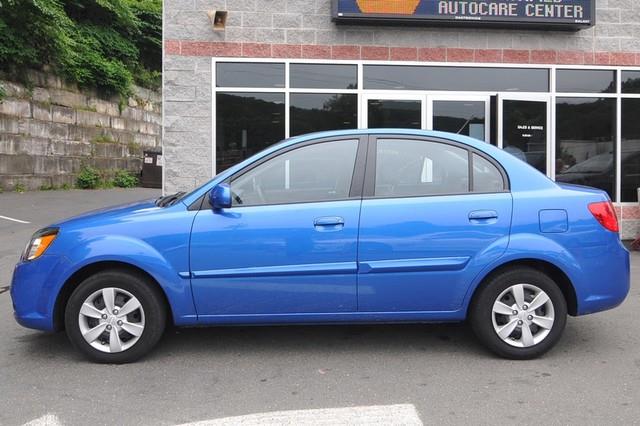 2010 Kia Rio Elk Conversion Van