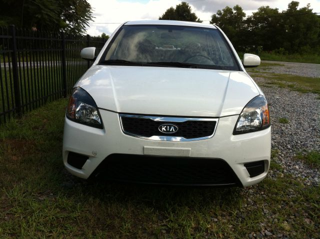 2010 Kia Rio AWD, REAR DVD, Navigation, 3RD ROW, Mem/heat Seats