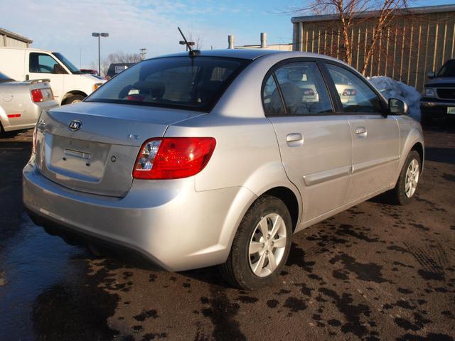 2010 Kia Rio Elk Conversion Van