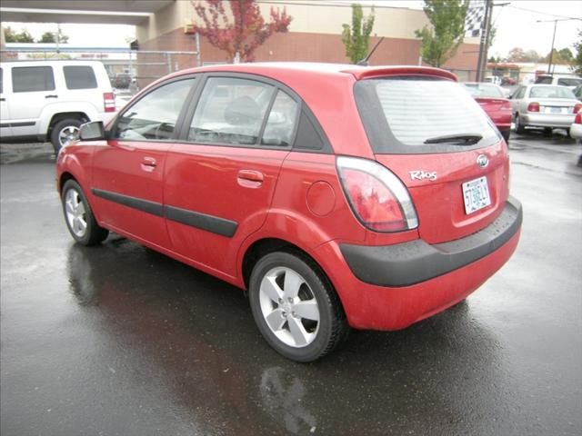 2007 Kia Rio5 AWD, REAR DVD, Navigation, 3RD ROW, Mem/heat Seats