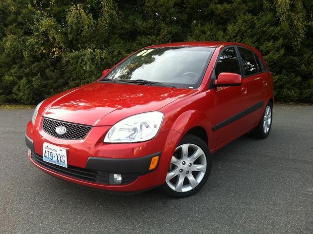 2007 Kia Rio5 AWD, REAR DVD, Navigation, 3RD ROW, Mem/heat Seats