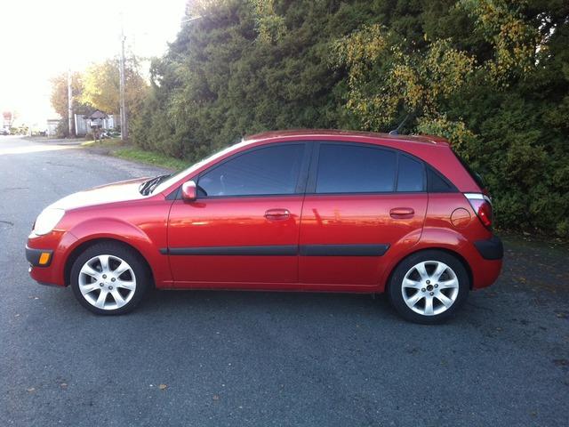 2007 Kia Rio5 AWD, REAR DVD, Navigation, 3RD ROW, Mem/heat Seats