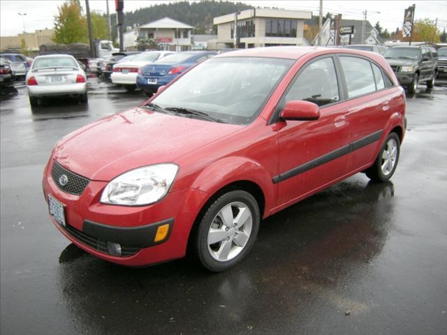 2007 Kia Rio5 AWD, REAR DVD, Navigation, 3RD ROW, Mem/heat Seats