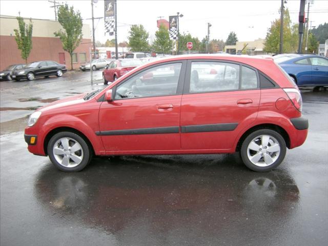 2007 Kia Rio5 AWD, REAR DVD, Navigation, 3RD ROW, Mem/heat Seats