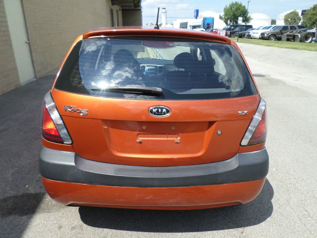 2007 Kia Rio5 AWD, REAR DVD, Navigation, 3RD ROW, Mem/heat Seats