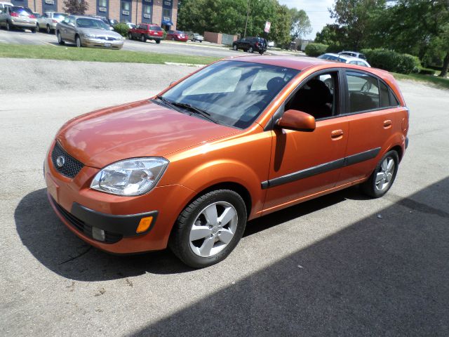 2007 Kia Rio5 AWD, REAR DVD, Navigation, 3RD ROW, Mem/heat Seats