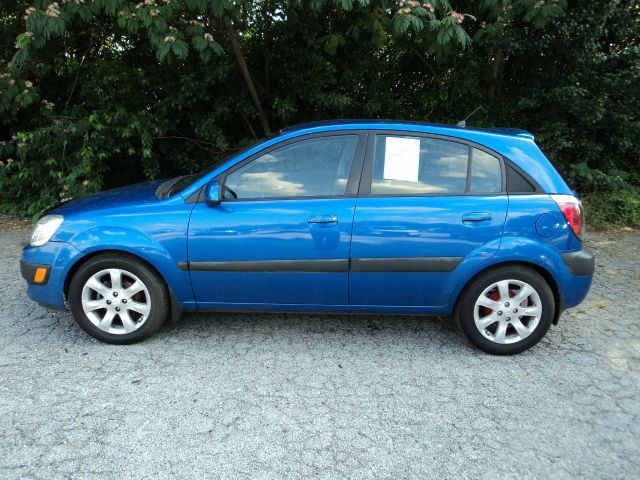 2008 Kia Rio5 AWD, REAR DVD, Navigation, 3RD ROW, Mem/heat Seats