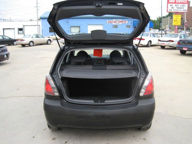 2008 Kia Rio5 AWD, REAR DVD, Navigation, 3RD ROW, Mem/heat Seats