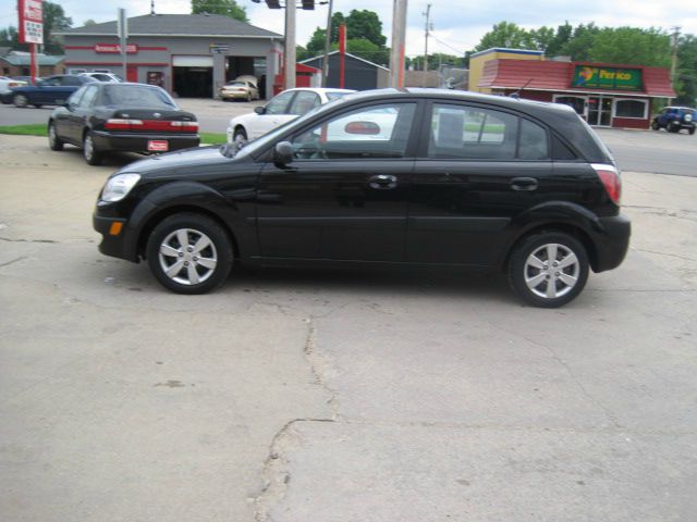 2008 Kia Rio5 AWD, REAR DVD, Navigation, 3RD ROW, Mem/heat Seats