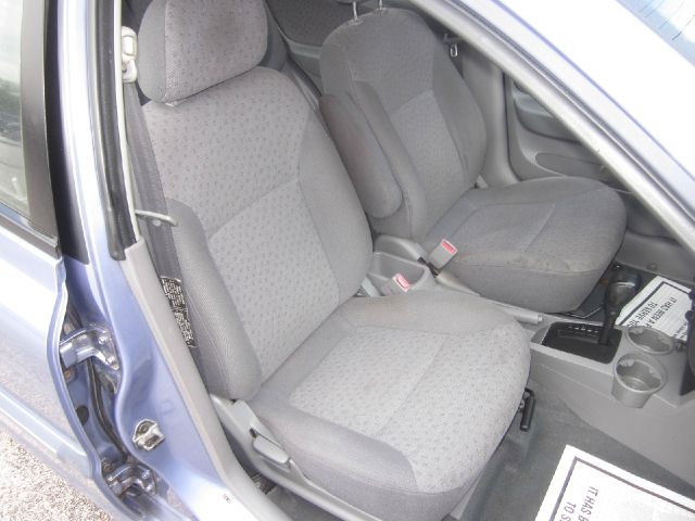 2004 Kia Rio Cinco SW2