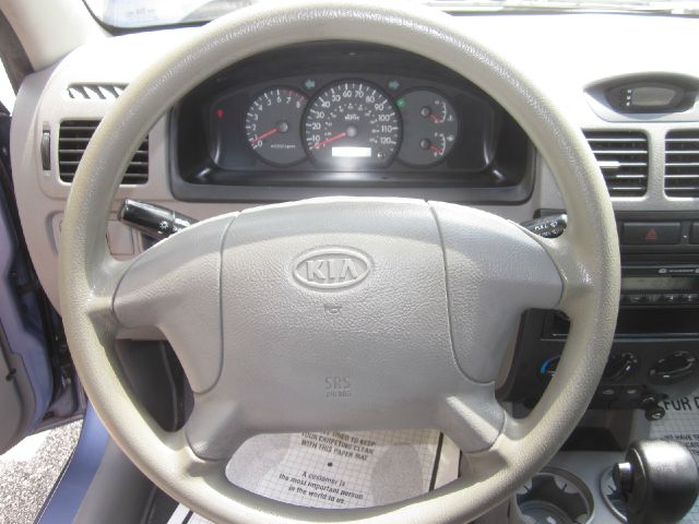 2004 Kia Rio Cinco SW2