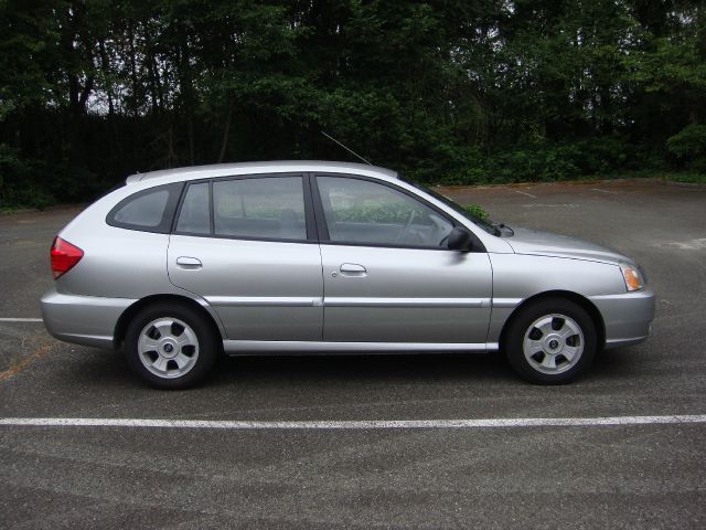 2004 Kia Rio Cinco SW2