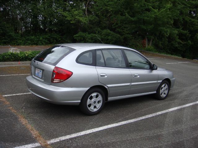 2004 Kia Rio Cinco SW2