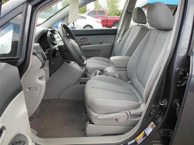 2007 Kia Rondo 4dr Sdn I4 2.5