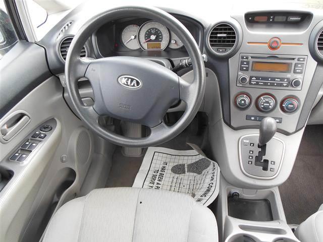 2007 Kia Rondo 4dr Sdn I4 2.5