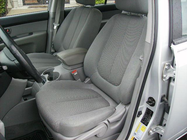 2007 Kia Rondo Open-top