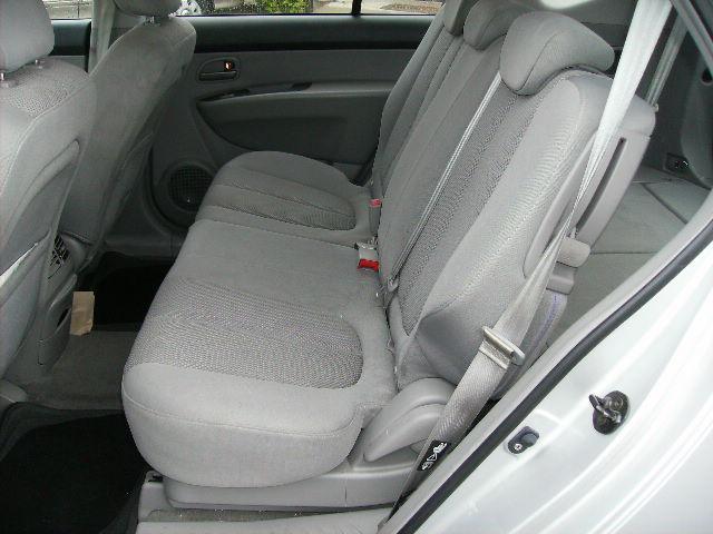 2007 Kia Rondo Open-top