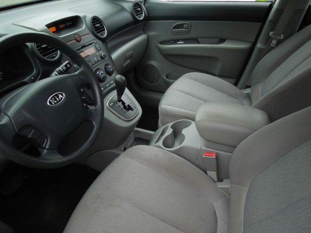 2008 Kia Rondo 5dr HB