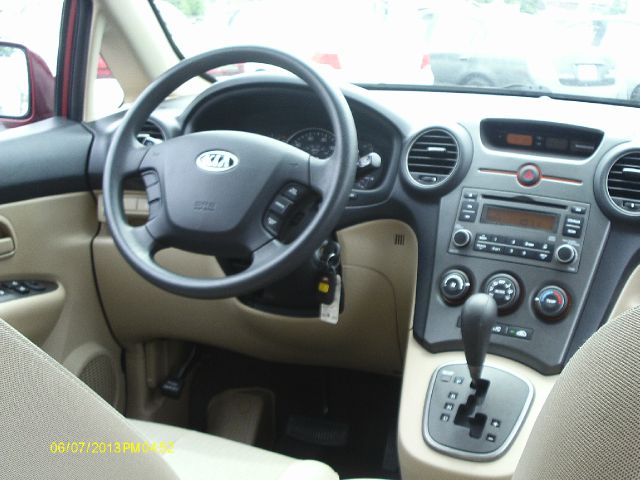 2008 Kia Rondo 5dr HB Auto