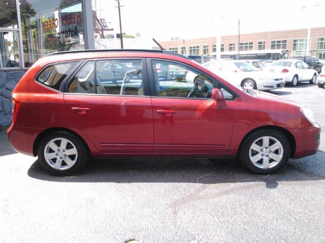 2008 Kia Rondo Open-top