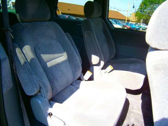 2002 Kia Sedona Open-top