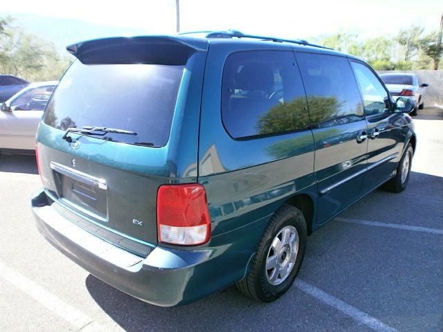 2002 Kia Sedona Open-top