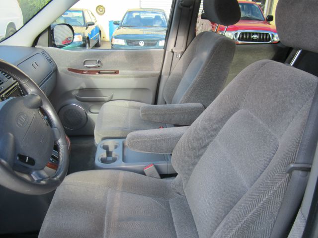 2002 Kia Sedona Open-top