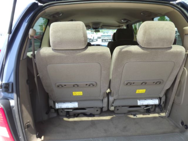 2003 Kia Sedona Carpet Cleaning Vancall NOW