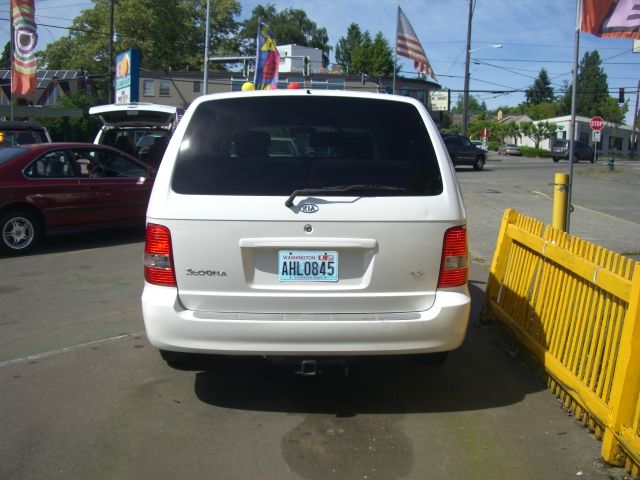 2003 Kia Sedona Elk Conversion Van