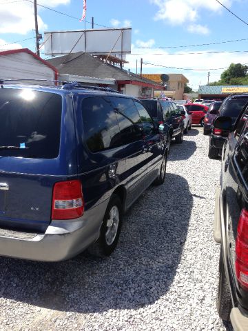 2003 Kia Sedona Open-top