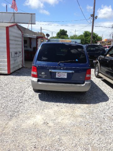 2003 Kia Sedona Open-top