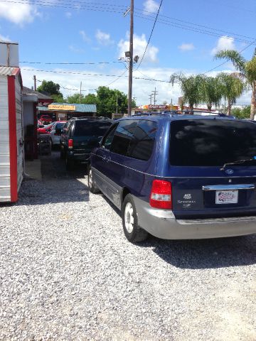 2003 Kia Sedona Open-top