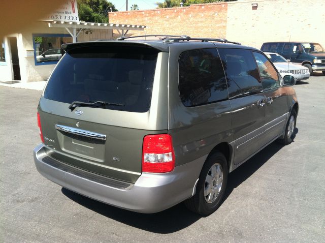 2003 Kia Sedona Open-top