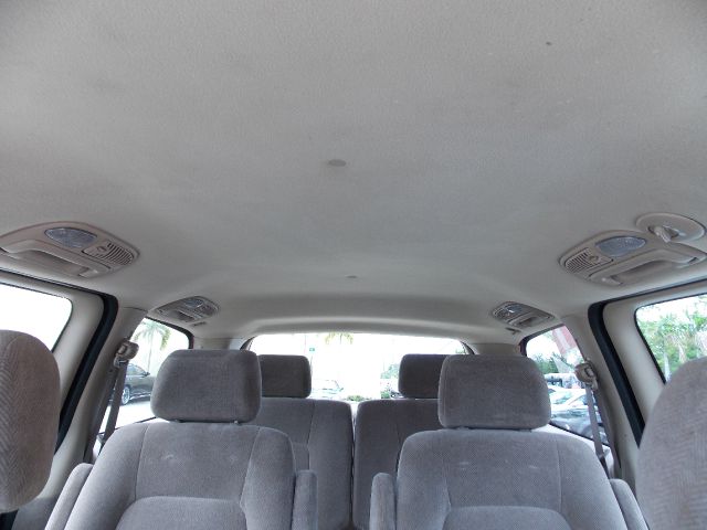 2003 Kia Sedona Open-top